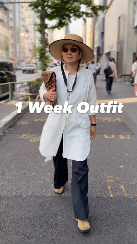 Instagram post by @akko325 for BAGGU. Caption reads: 【保存すると便利な📝大人カジュアル派コーディネートまとめ】 156am / 骨格ストレート....