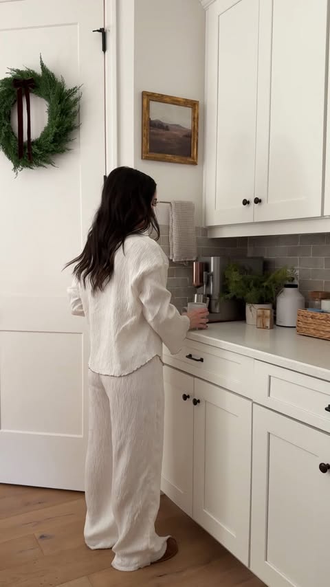 Instagram post by @_brittanylc for Litter-Robot. Caption reads: [...] a simplified routine thanks to....