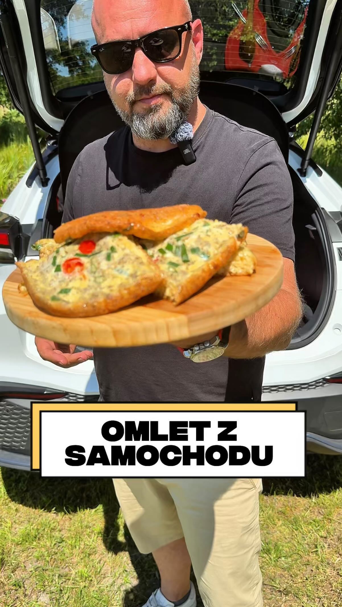 Instagram post by @bartosz_kopica for Kuvings USA. Caption reads: Oczywiście taki omlet można zrobić również na....