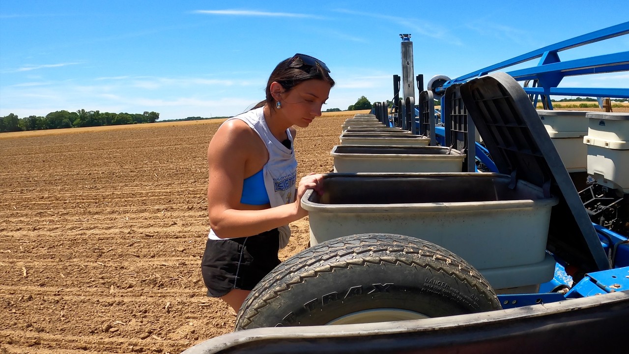 YouTube post by @thefarmergrayce for Bespoke Post. Caption reads: Thanks to Bespoke Post for sponsoring this video!....