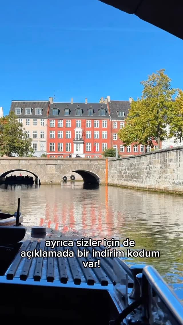 Instagram post by @esrosdaderler for GetYourGuide. Caption reads: 🇩🇰 Kopenhag’da güneşli havanın tadını çıkarmanın....