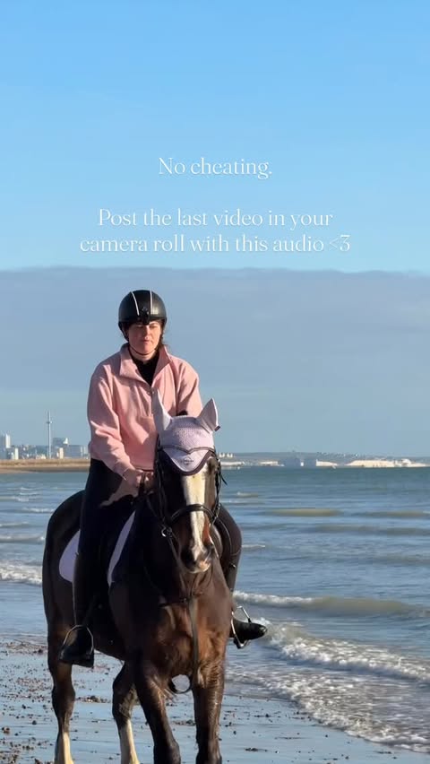 Instagram post by @canterring for Charles Owen. Caption reads: My favourite <3
(Ad gifted items)

Has anyone had....