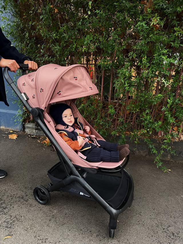 Instagram post by @juliaostro for Bugaboo. Caption reads: [...] with my bestie - the sweetest pram....