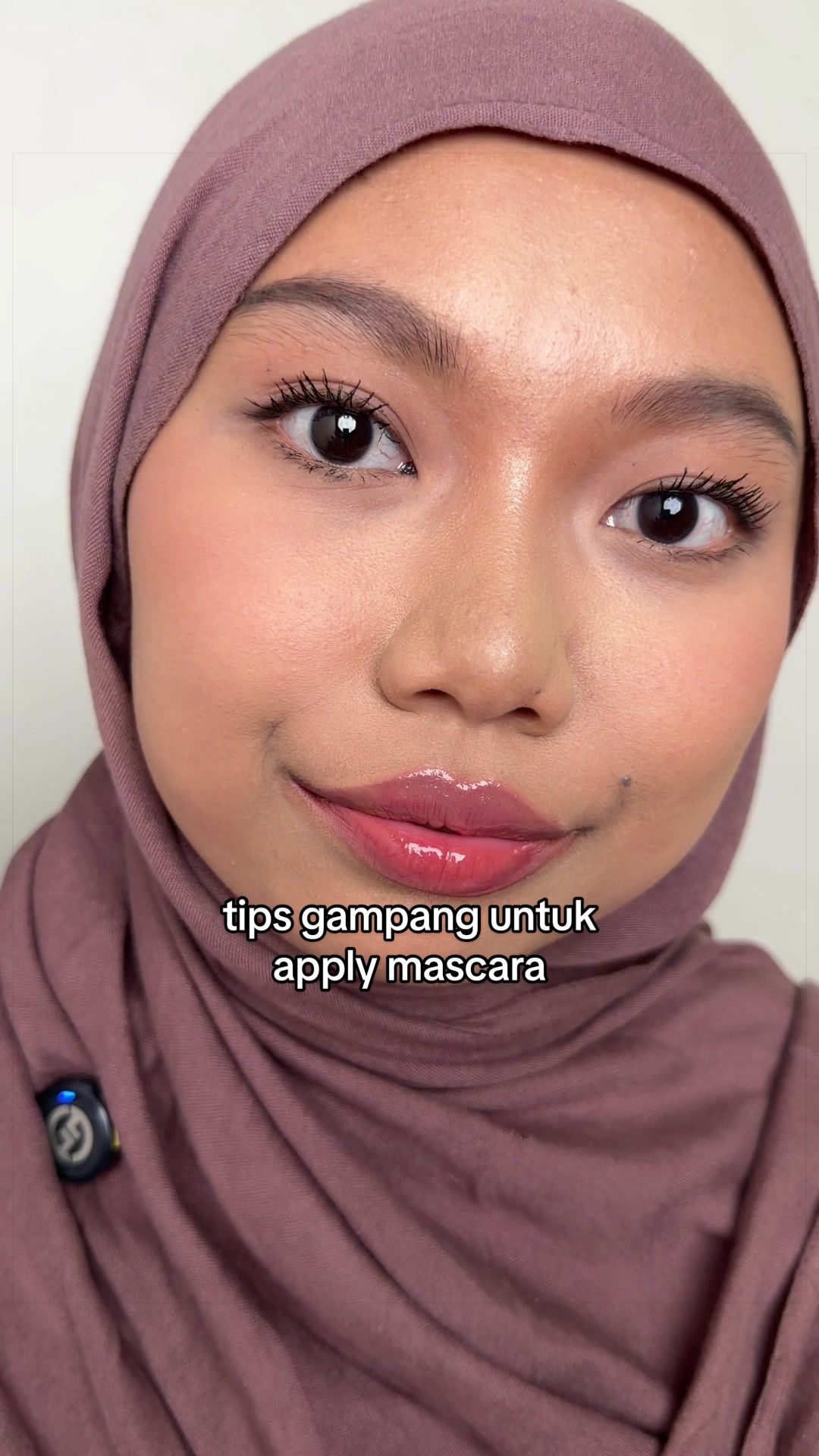 TikTok post by @fahrisaas for Dazzle Me Indonesia. Caption reads: [...] #BarbieMascara @DAZZLE ME INDONESIA.