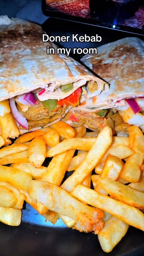 Instagram post by @lazypot for Beyond Meat. Caption reads: Doner Kebab in my room using @beyondmeat....