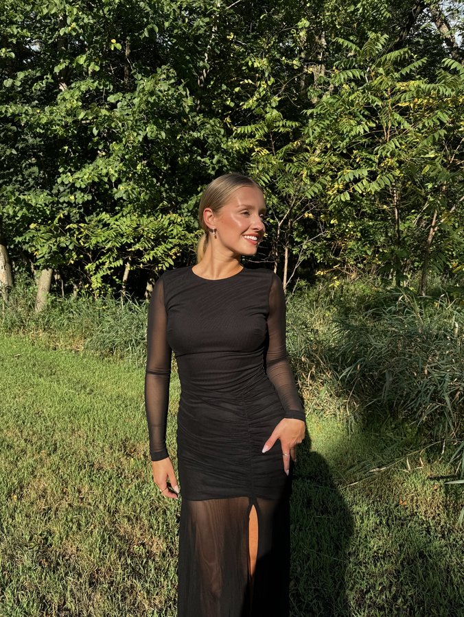 Instagram post by @daisyykent for Lulus. Caption reads: Date night 🖤🗝️✨ Use code: DAISY20 for 20% off....