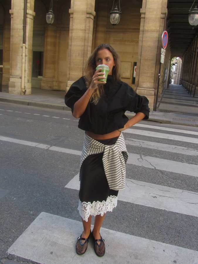 Instagram post by @carla_ginola for Lioness Fashion. Caption reads: @lioness_official 🖤.