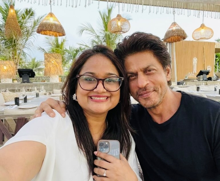 Instagram post by @limitlessaditiii for Alibaba.com. Caption reads: [...] 2017. Work project with @iamsrk for....