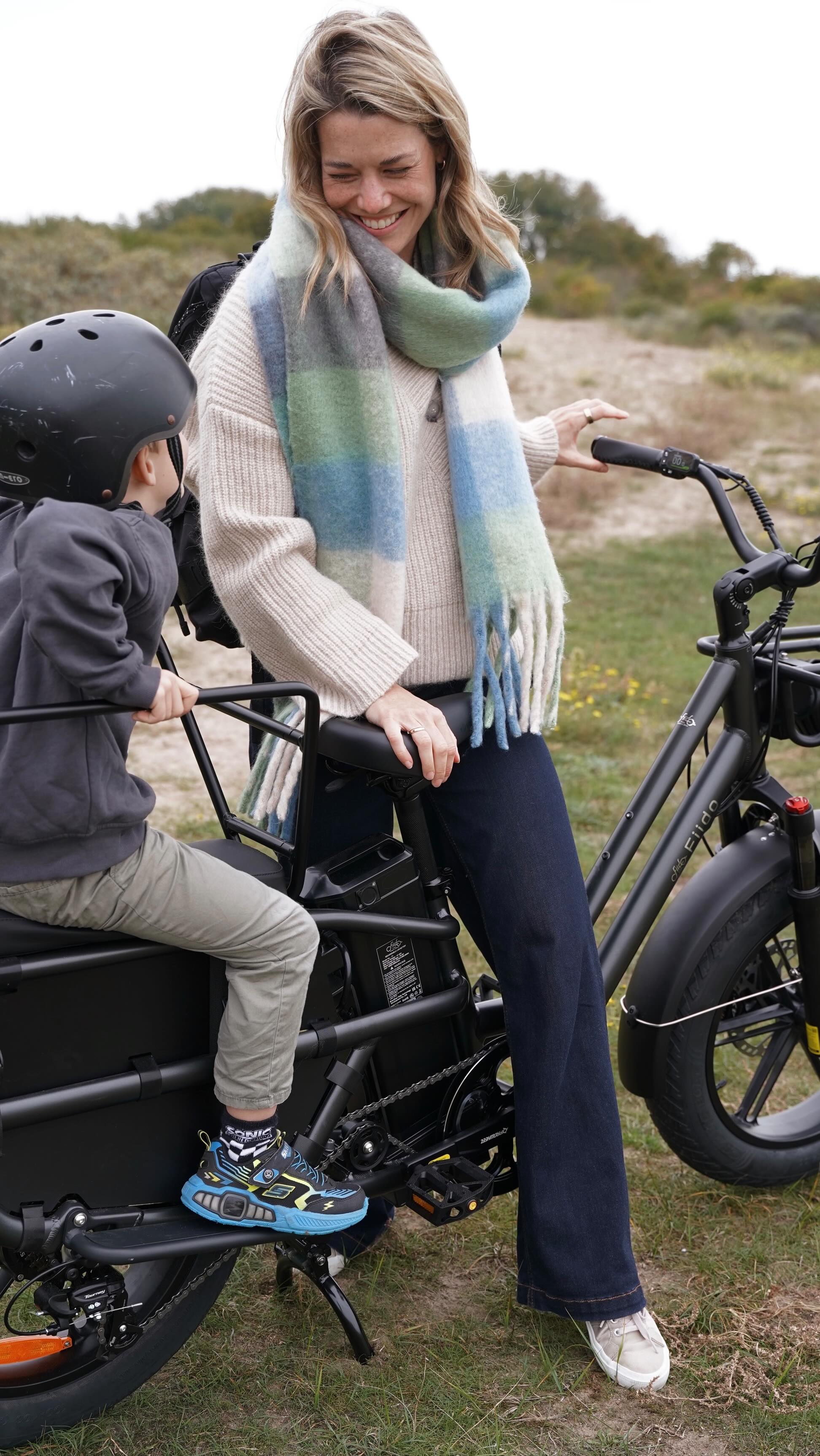 Instagram post by @chrissiegeenen for Fiido. Caption reads: [...] Just packed some snacks, hopped on our....