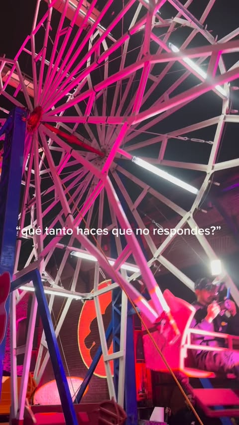 Instagram post by @ellaesmanuela for Drive Chile. Caption reads: 🧖🏻‍♀️ @drivechile #arielprefieredrive....