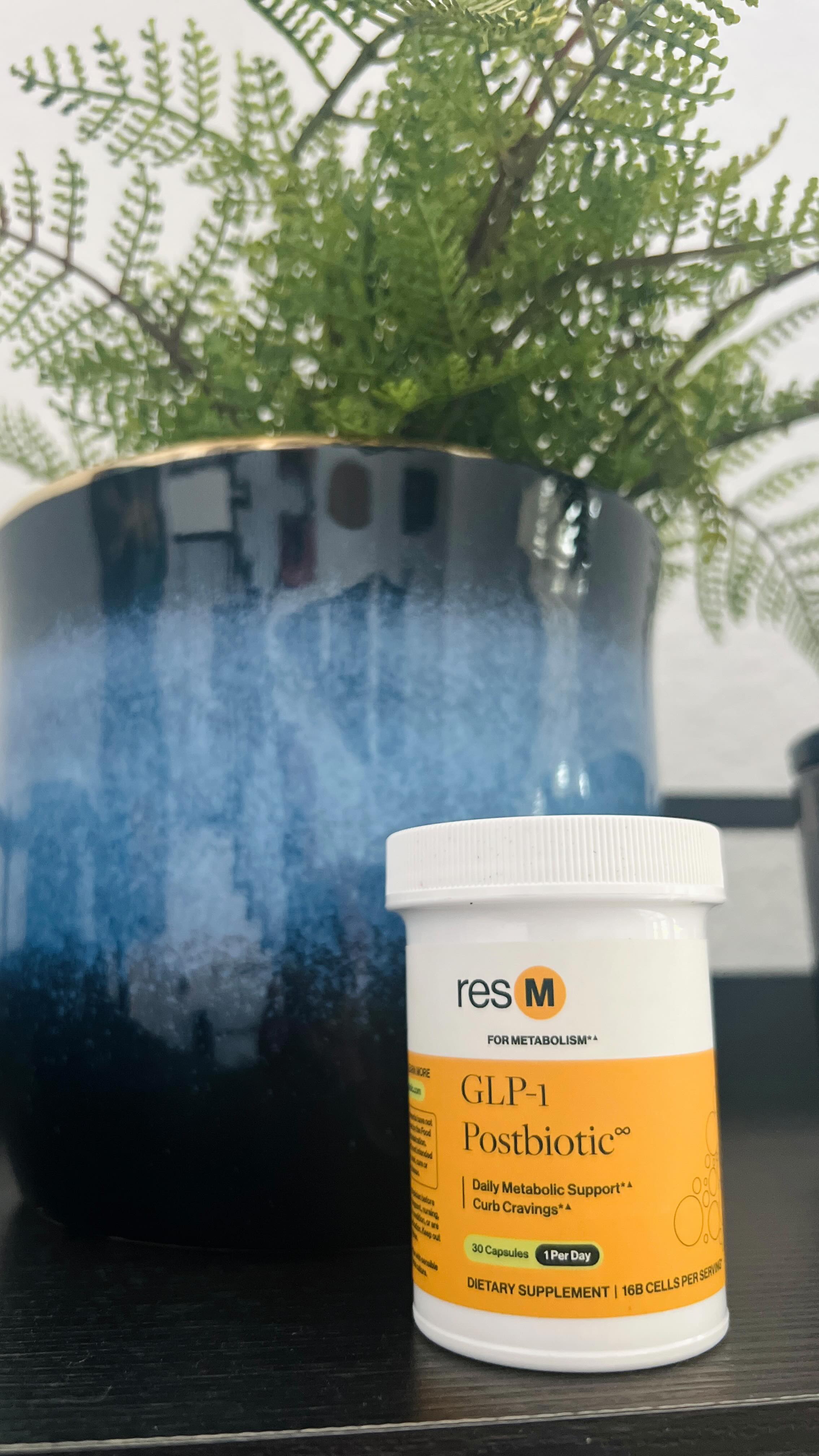 Instagram post by @thebeautybeau for Resbiotic. Caption reads: [...] more than just support gut health?!....