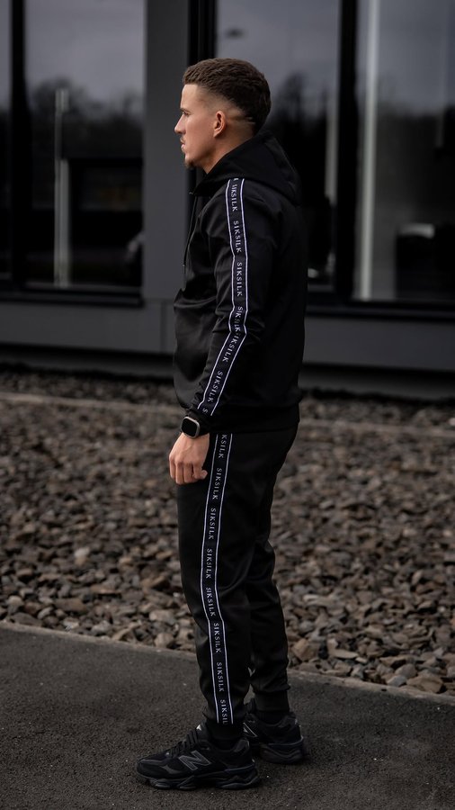 Instagram post by @donomar_11 for SIKSILK. Caption reads: Just doing me with @siksilk 
_
#ad #siksilk....