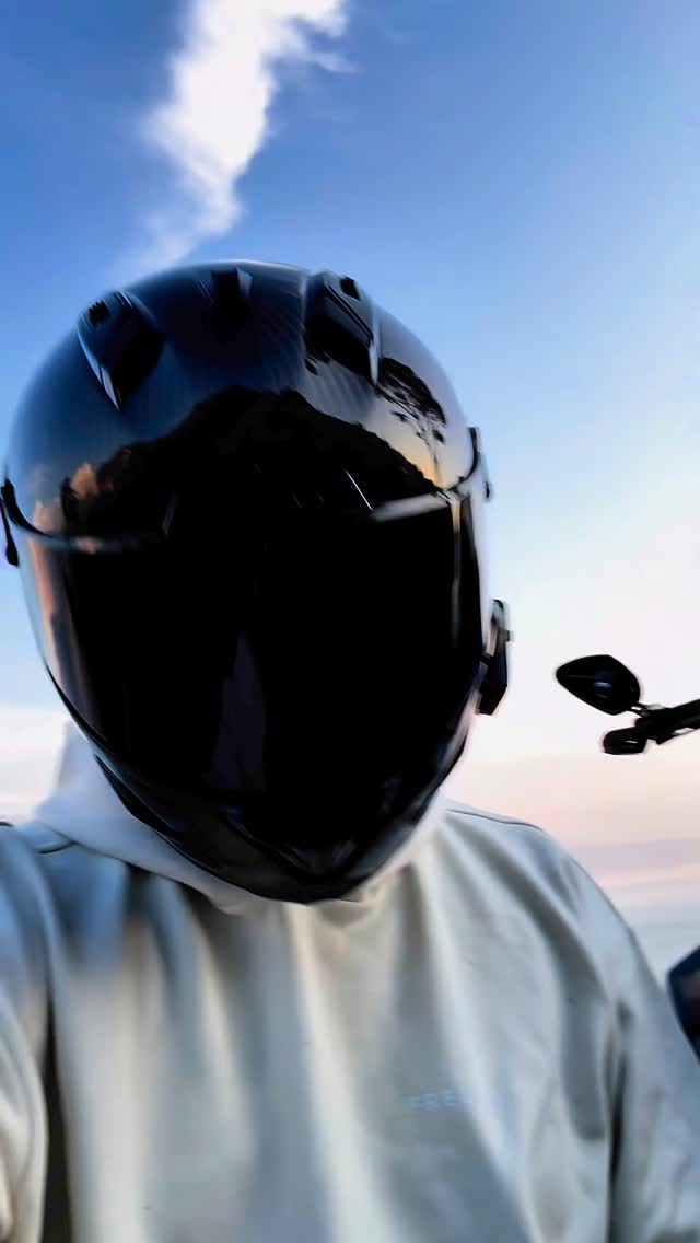 Instagram post by @hak_m1000rr for Cardo Systems. Caption reads: [...] 😂😂😂😂 🎧 @cardo_france @cardosystems 🧼....
