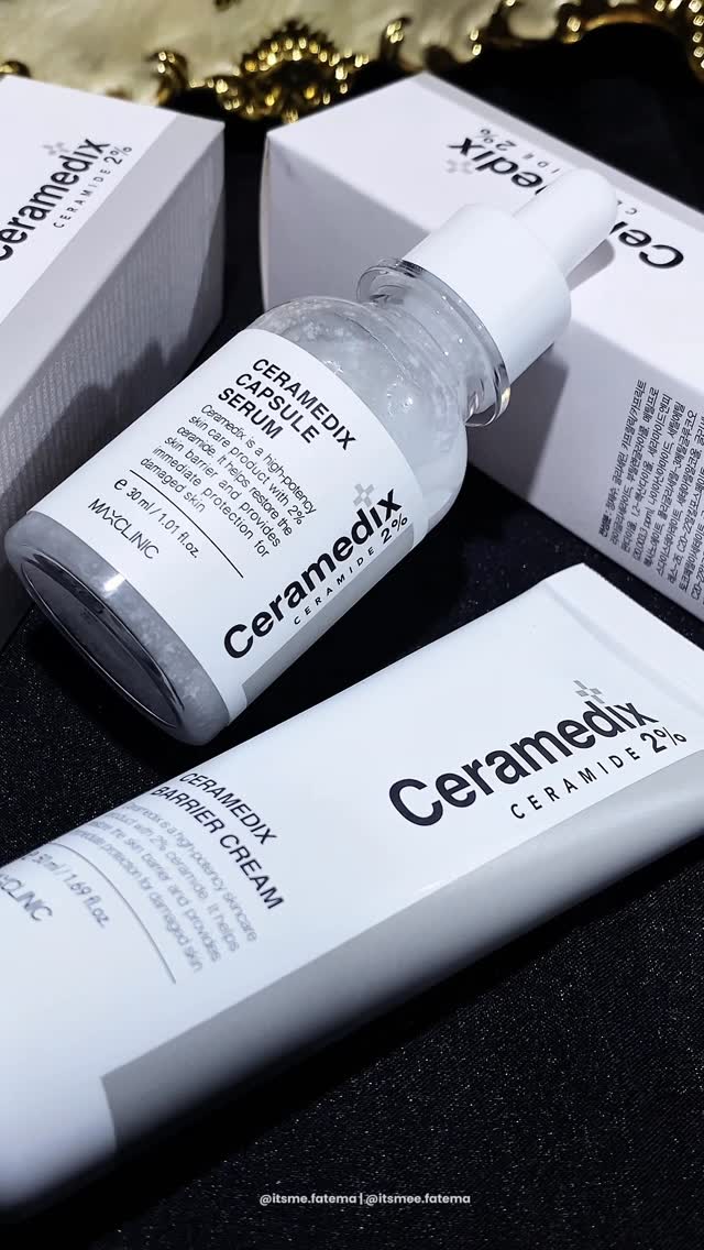 Instagram post by @itsmee.fatema for Maxclinic. Caption reads: [...] skin barrier? Try out this duo from....