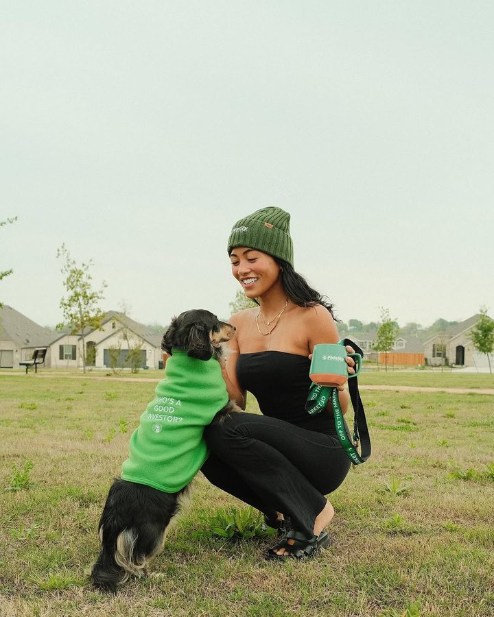 Instagram post by @sophiacuerquis for Fidelity Investments. Caption reads: [...] requires financial discipline and Fidelity....