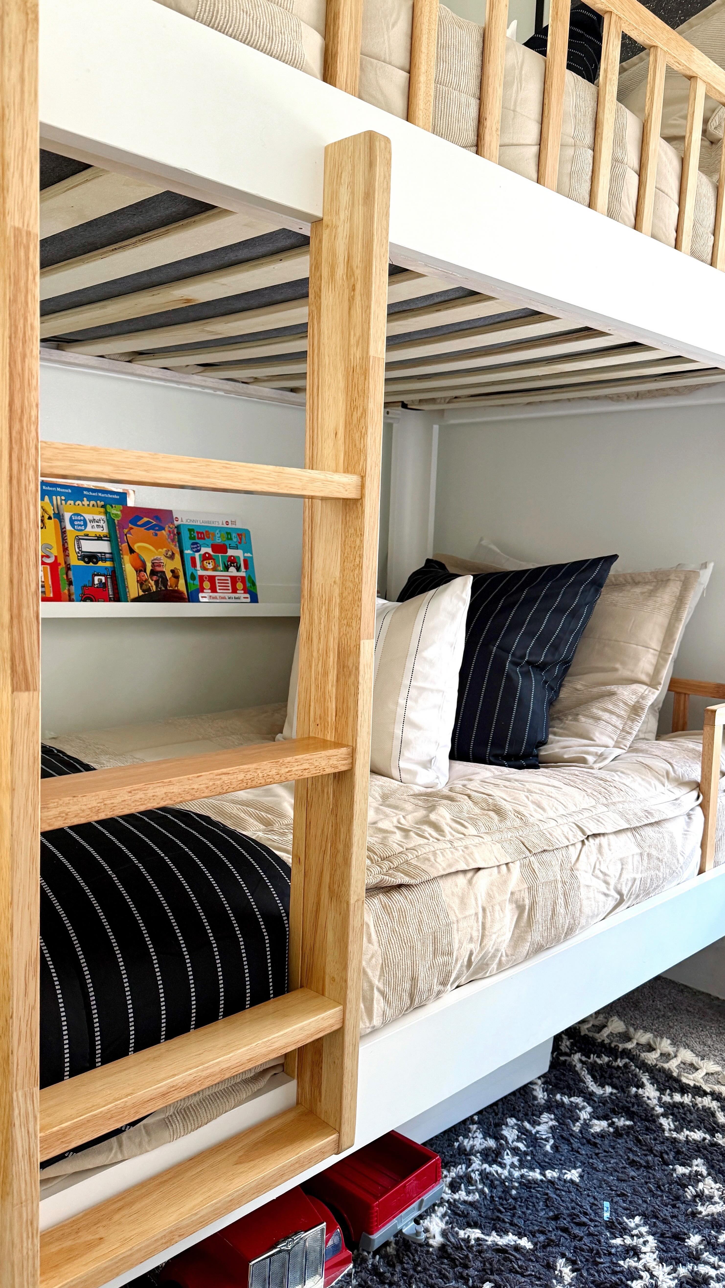 Instagram post by @discoverelle for Beddy's. Caption reads: G I V E A W A Y 🛏️✨
winners: @olivia_waddell &....