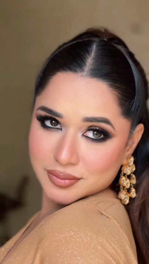 Instagram post by @aarushimakeupartist for Aqualens. Caption reads: Coloured lenses can make your eyes look bigger,....