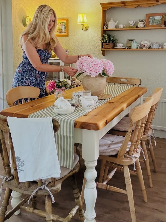 Instagram post by @cosylittlehaven for Blinds 2go. Caption reads: [...] Previously gifted items: Blind @blinds2go....