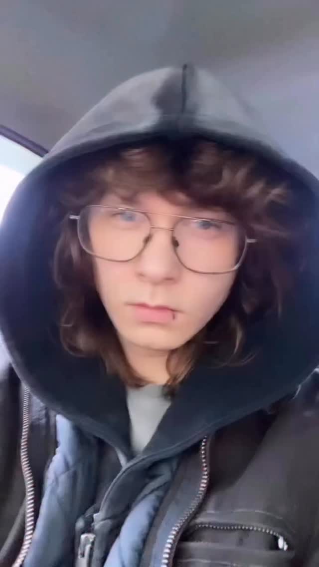 Instagram post by @oshiemoon for Popeyes. Caption reads: All this build up for a golden feddy pose.