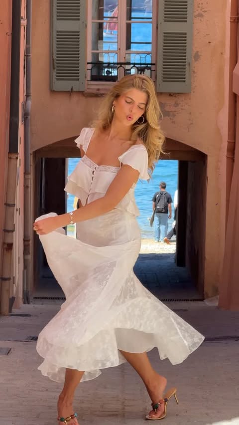 Instagram post by @franziskanazarenus for Meshki. Caption reads: romanticizing euro summer ✨ @meshki Anzeige.