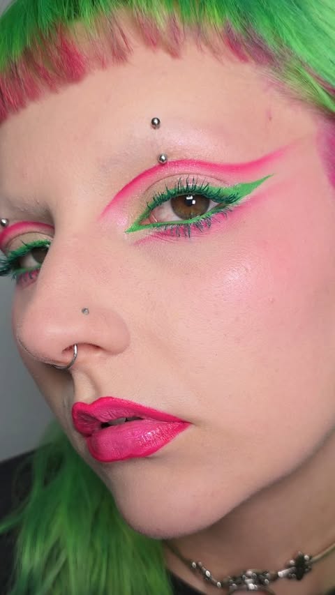 Instagram post by @nonaa_mua for Beauty Bay. Caption reads: It's giving venus flytrap

Using :

@beautybay....