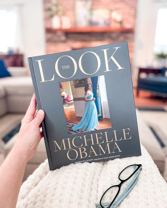 Instagram post by @amy_alwaysreading for Crown Publishing. Caption reads: [...] Obama Many thanks to my friends at....