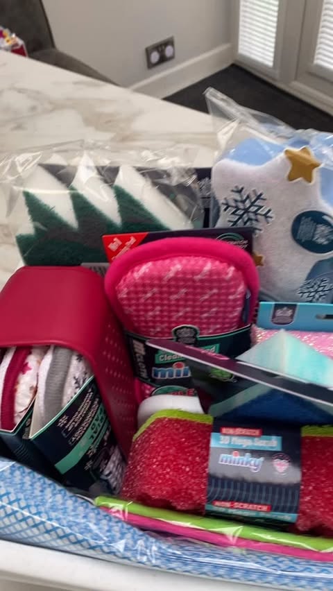 Instagram post by @hinch.fan.louise for Minky Homecare. Caption reads: #influencer #fyp #love #gifted #thankyou #buy #try....