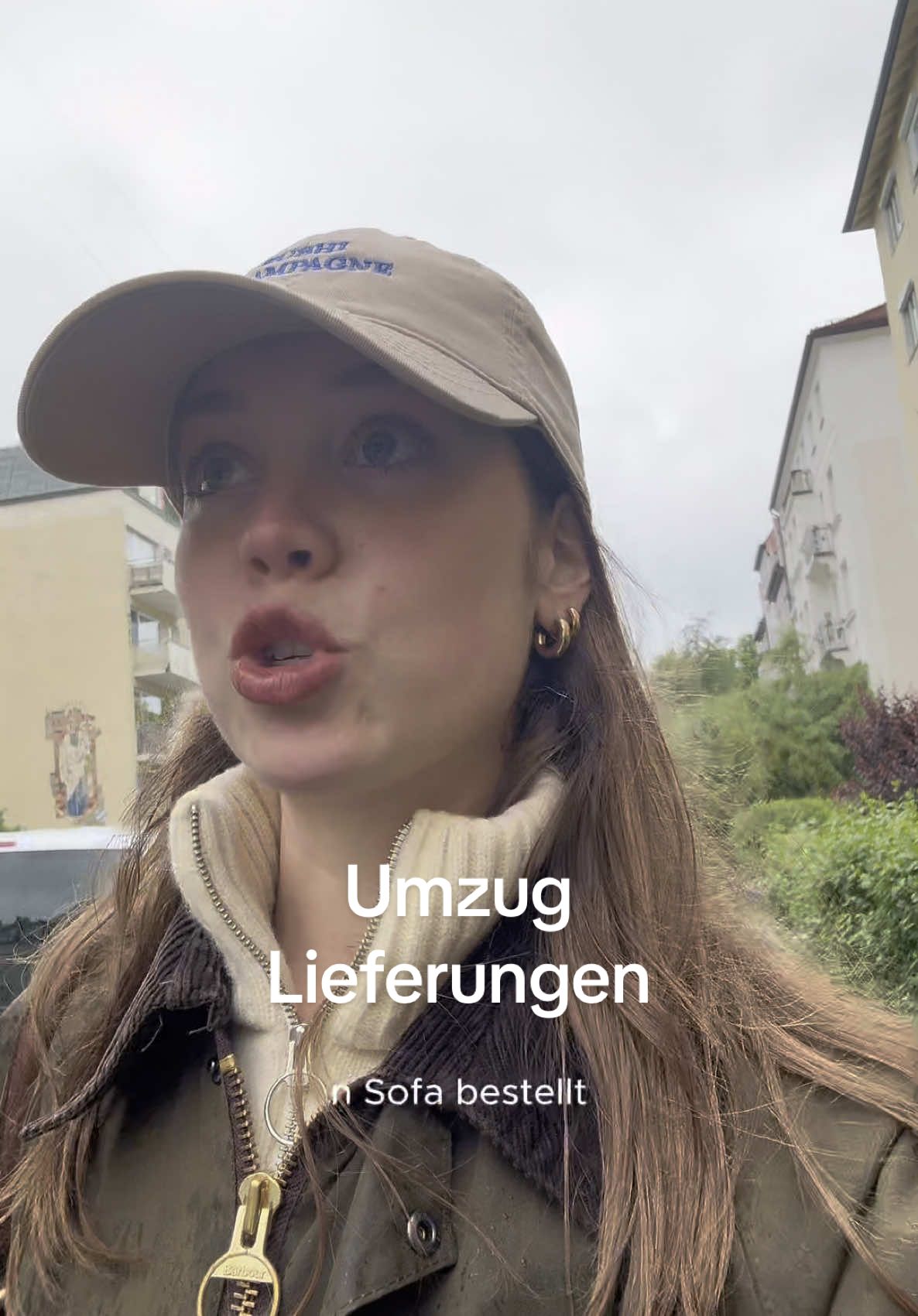 TikTok post by @lottiruschee for Emma Sleep NL. Caption reads: Anzeige | auf ner guten Matratze zu schlafen wird....