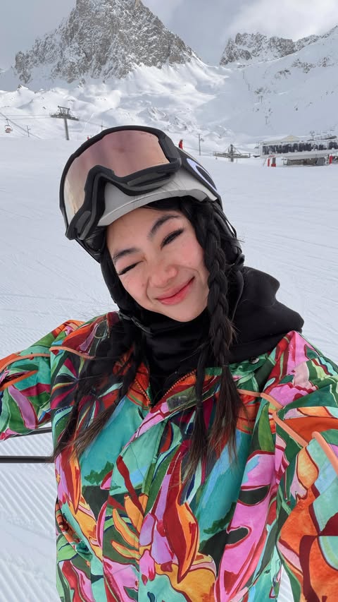 Instagram post by @findingfiona__ for Neutrogena. Caption reads: #Sponsored more money saved = more money for....