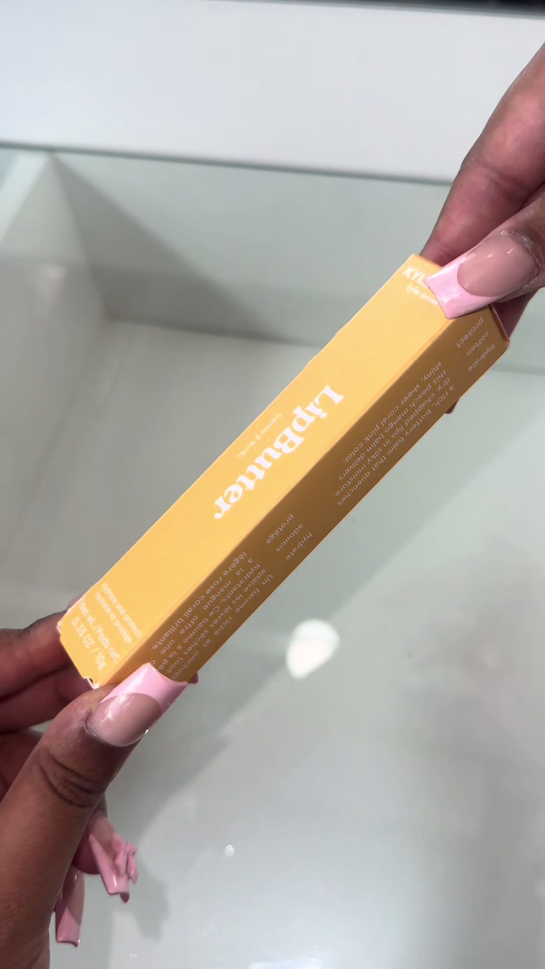 TikTok post by @simmis_beauty for Kylie Cosmetics. Caption reads: [...] butter peach mango 🥭😍 @Kylie Cosmetics....