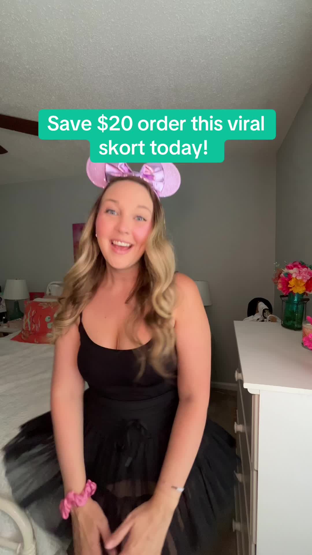 TikTok post by @blondesyd for POPFLEX Active. Caption reads: [...] the same skort @Taylor Swift has @POPFLEX....