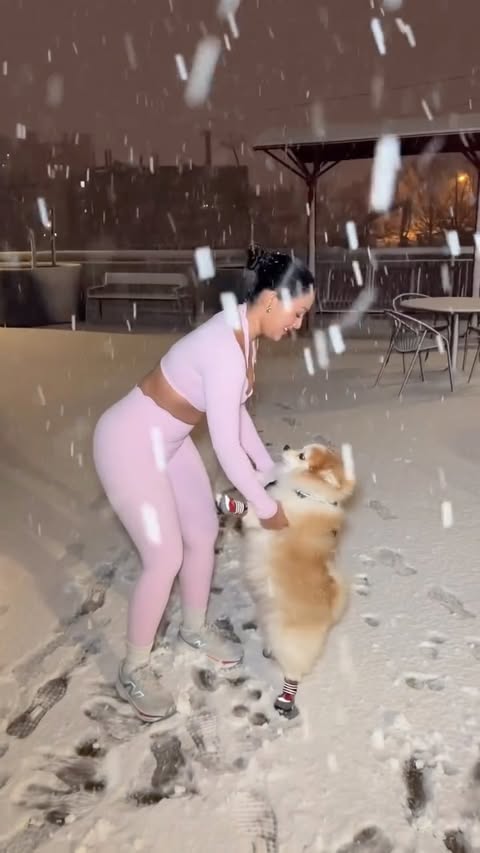 Instagram post by @p.bipasha for Wiskii Active. Caption reads: [...] for the snow eating show 😓 Set from....