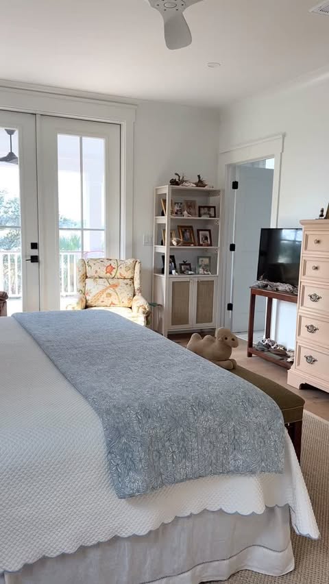 Instagram post by @rachelrsimon for Twopagescurtains. Caption reads: [...] bedroom uncomfortable… until these....