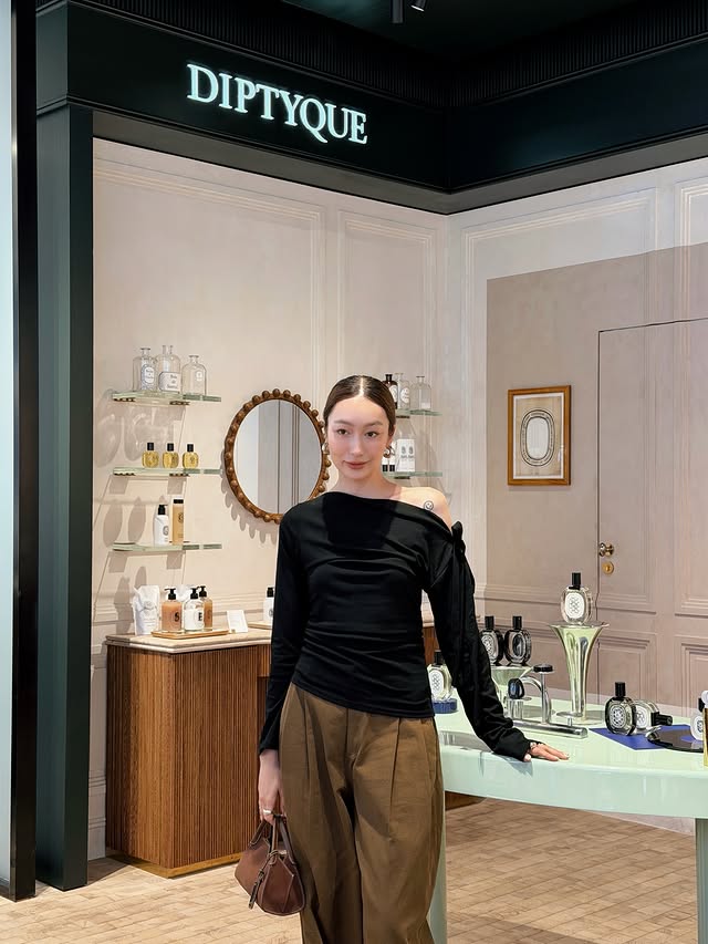 Instagram post by @aannett for Diptyque. Caption reads: Come and Experience with Diptyque New stores....