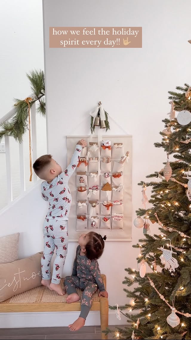 Instagram post by @kileanryeel for Gathre. Caption reads: ADVENT ACTIVITIES BELOW!! ☃️❄️🎅🏼🎄 . advent....