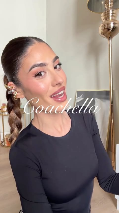 Instagram post by @sarafructuoso for REAL TECHNIQUES. Caption reads: [...] los días de Coachella 🥳 🇺🇸 🎡....