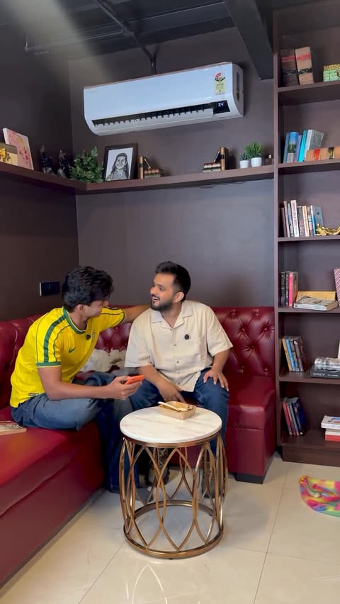 Instagram post by @bhavesh_roxx for Jar App. Caption reads: Tag the friend who never pays back. . #friendship....