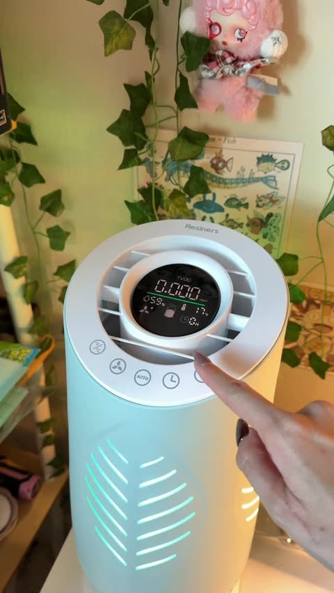 Instagram post by @gemsbysidney for Resiners. Caption reads: [...] time to upgrade your workspace, and the....