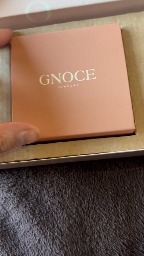 Instagram post by @paola._cap for Gnoce Italia. Caption reads: I regali quelli belli con @gnoceofficial....