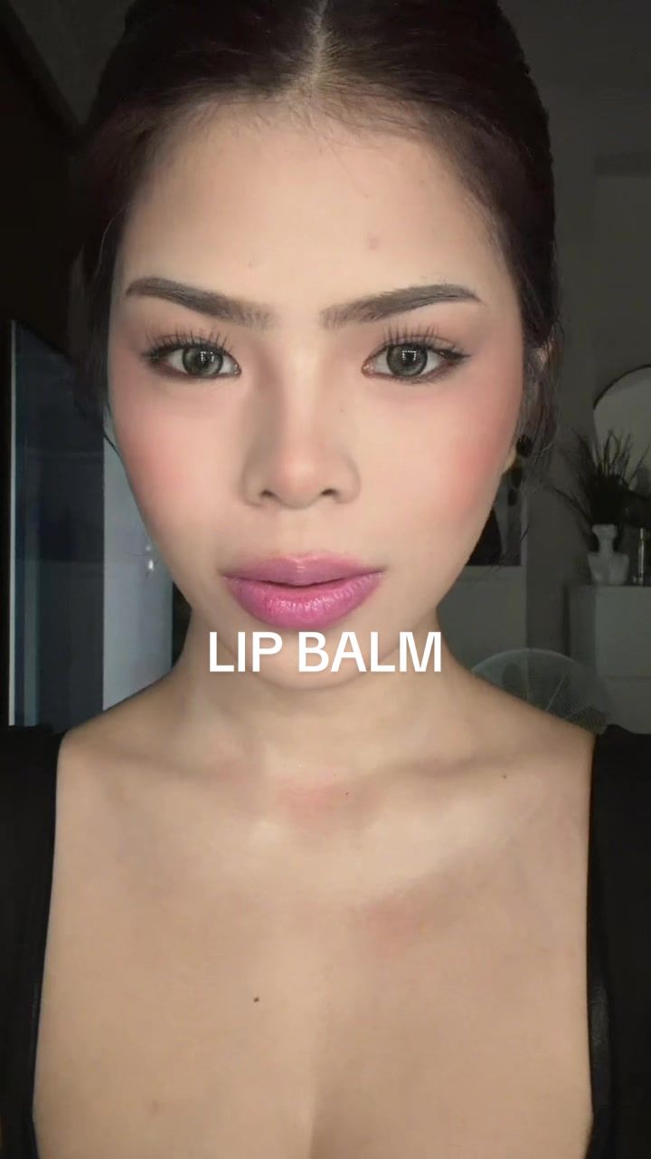 TikTok post by @cydneyochoa for OTWOO Indonesia. Caption reads: ready for valentine’s kisses💋🔥 product used:....