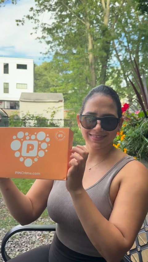 Instagram post by @laolis_93 for PINCHme.com. Caption reads: Just opened my @pinchme box …Little things,big....