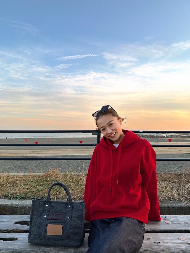 Instagram post by @erisea1009 for Beyond The Vines. Caption reads: new bag👜🩶 @beyondthevinesjapan @beyondthevines....