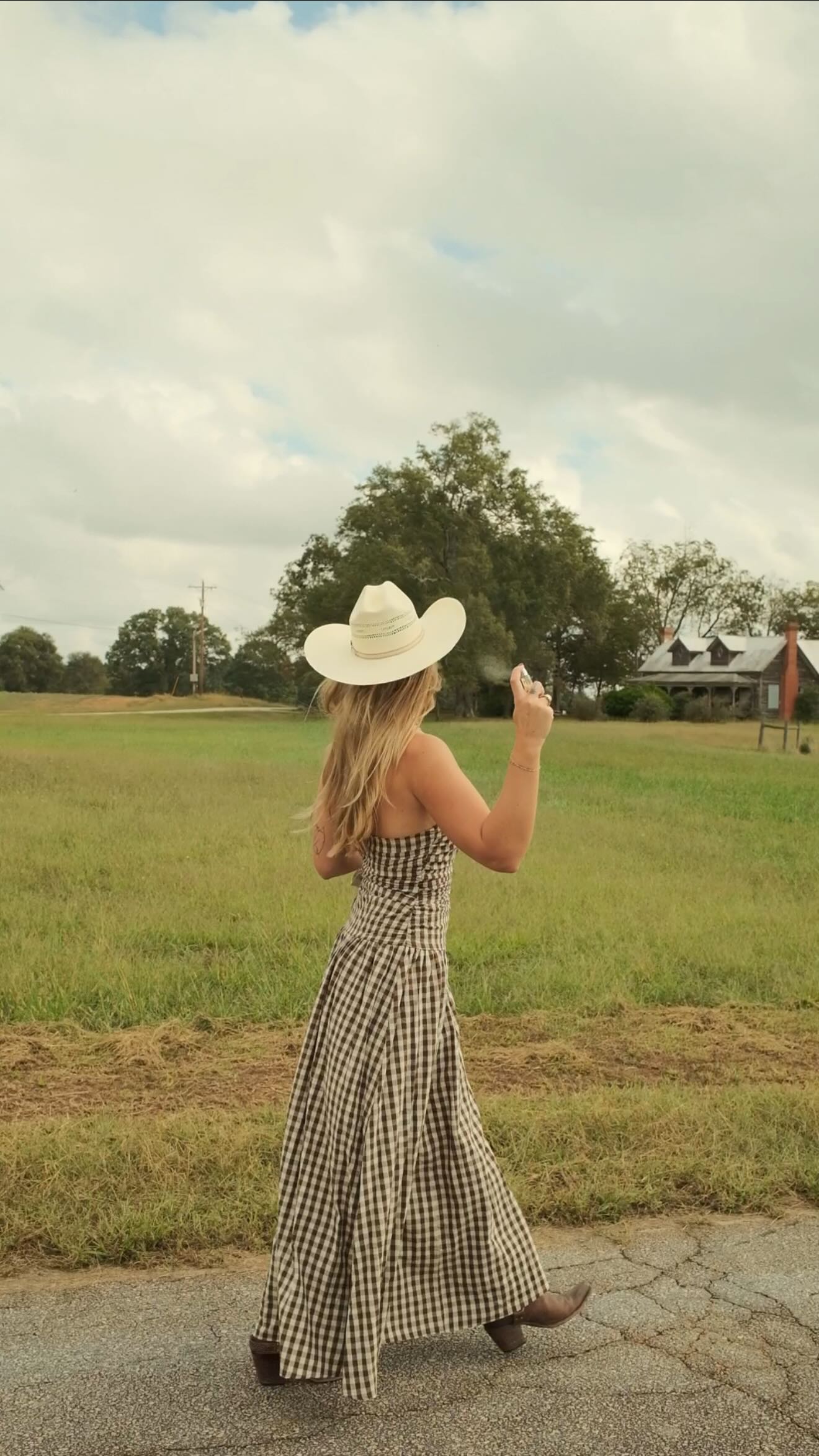 Instagram post by @destyneelace for Tru Western. Caption reads: Introducing the @truwestern purse collection.....