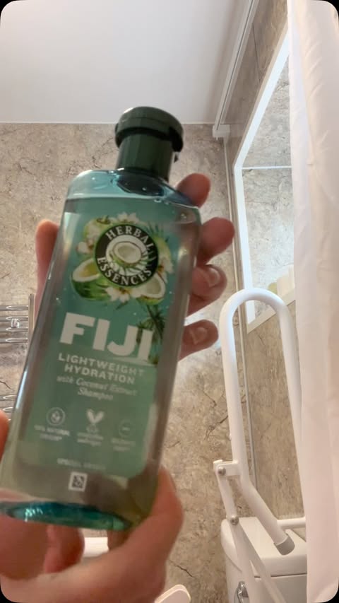 Instagram post by @fabcleanfibroandgleams for SuperSavvyMe. Caption reads: #ad 🩵 @supersavvymeofficial @herbalessencesuk....