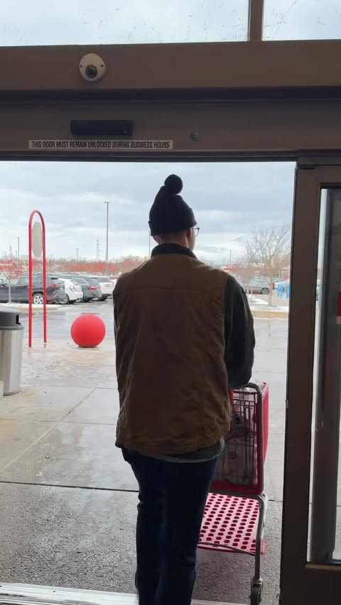 Instagram post by @hannahbronstetter for Pop & Bottle. Caption reads: Black Friday shopping fuel !!....