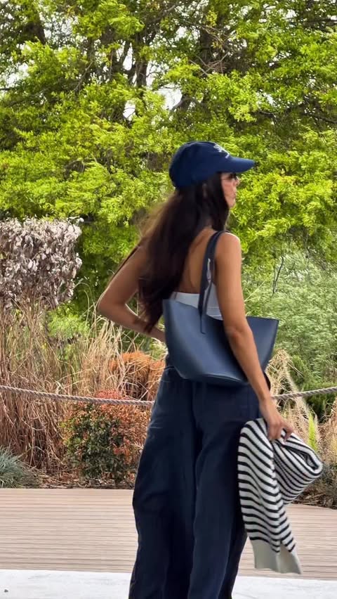 Instagram post by @taynnabrito for Beyond Yoga. Caption reads: march = linen pants back in rotation @beyondyoga....