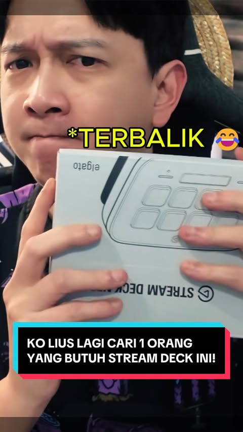 Instagram post by @liusandre.s for Elgato. Caption reads: [...] DECK INI!! 🔥🔥🔥 Stream deck dari @elgato....