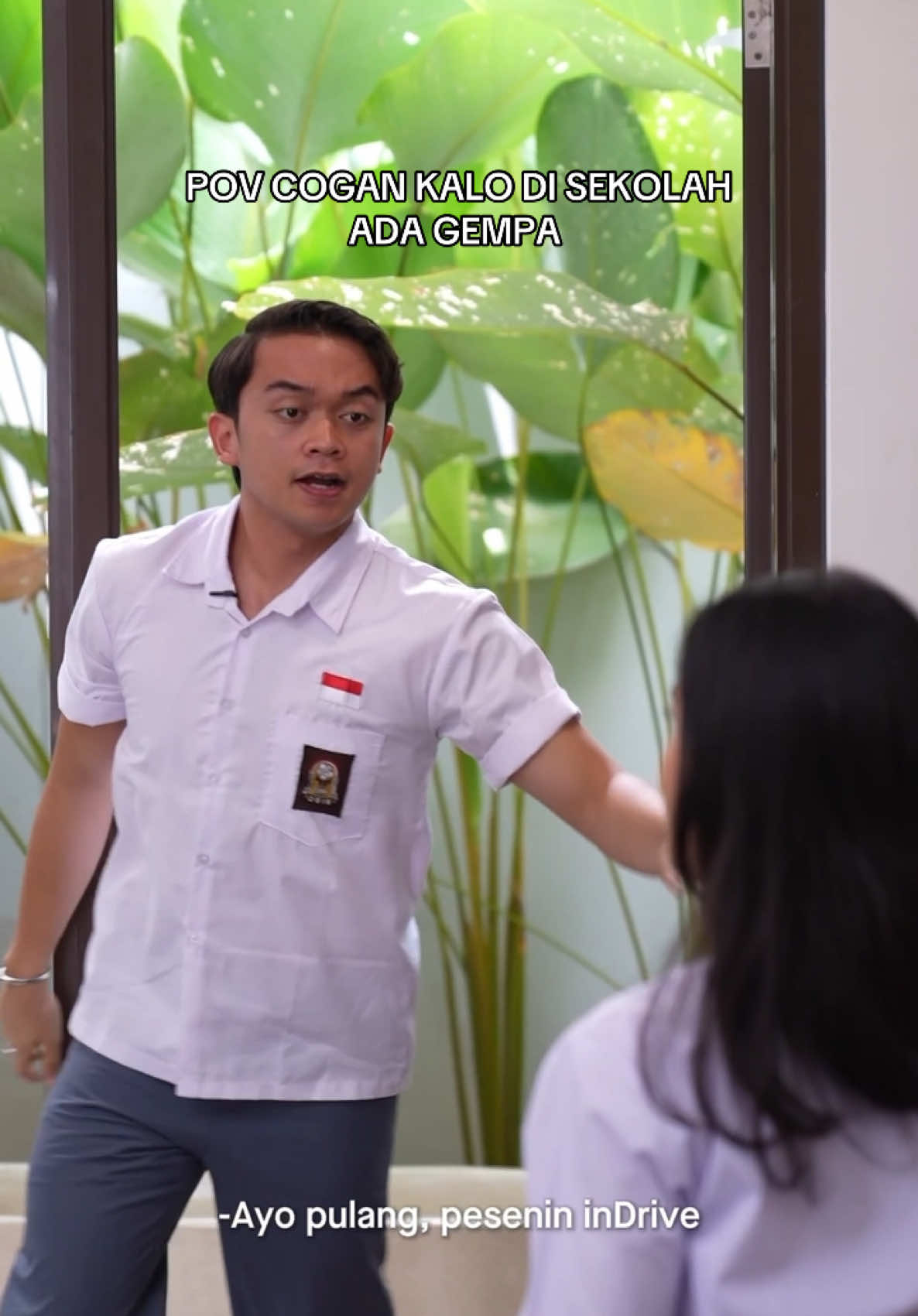 TikTok post by @luqmanrv for inDrive. Caption reads: Ehh gempa nih ayo keluar keluarr @inDrive....