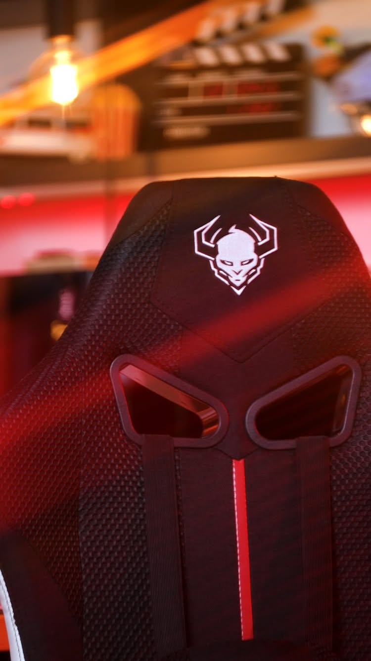 Instagram post by @martinhero for Diablo Chairs. Caption reads: #collab | Diablo Gaming Chair unboxing 🎮🔥😮‍💨....