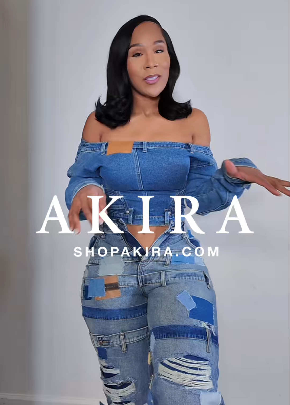 TikTok post by @biancasamonefinds for ShopAKIRA. Caption reads: [...] I’m 5’7 | 175lbs Medium #shopakira....